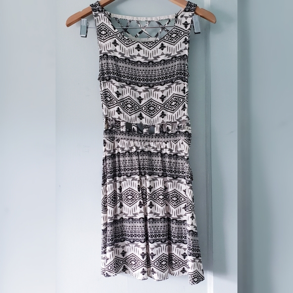 💜 2/$10 bundle! H&M Summer Dress - Picture 1 of 4